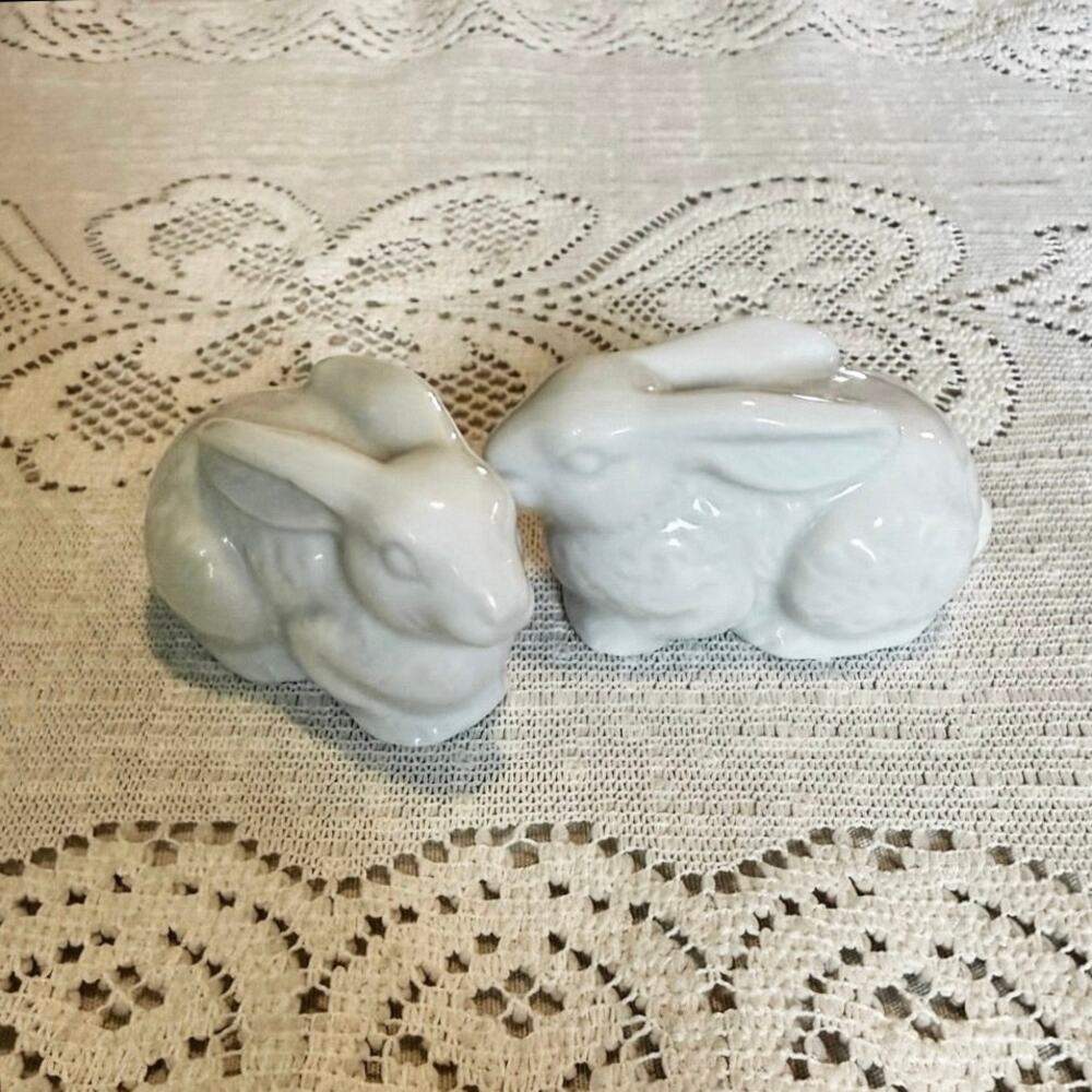 OMC Japan Mid‑Century Porcelain Bunny Pair • Glossy White • One with Sticker